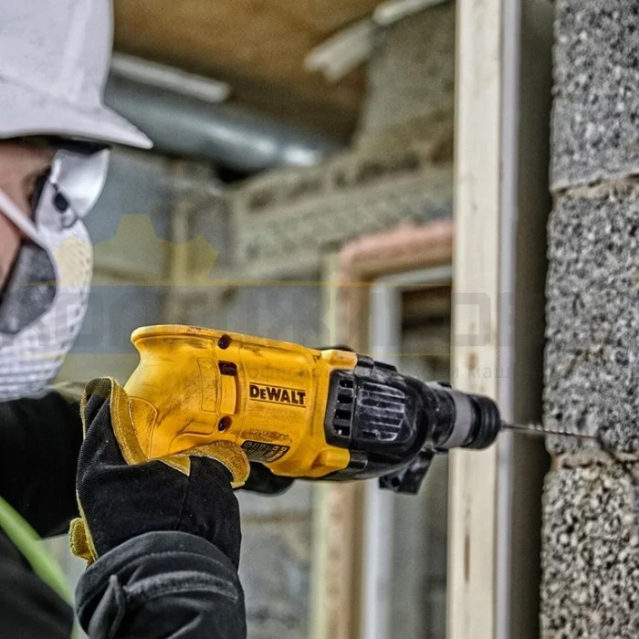 DeWALT D25033K , 710 W