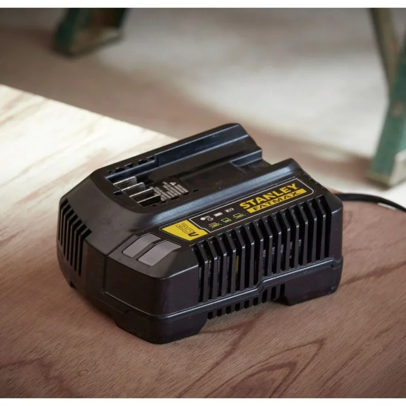 Зарядно устройство Stanley 18V V20 4A Fast Charger SFMCB14-QW