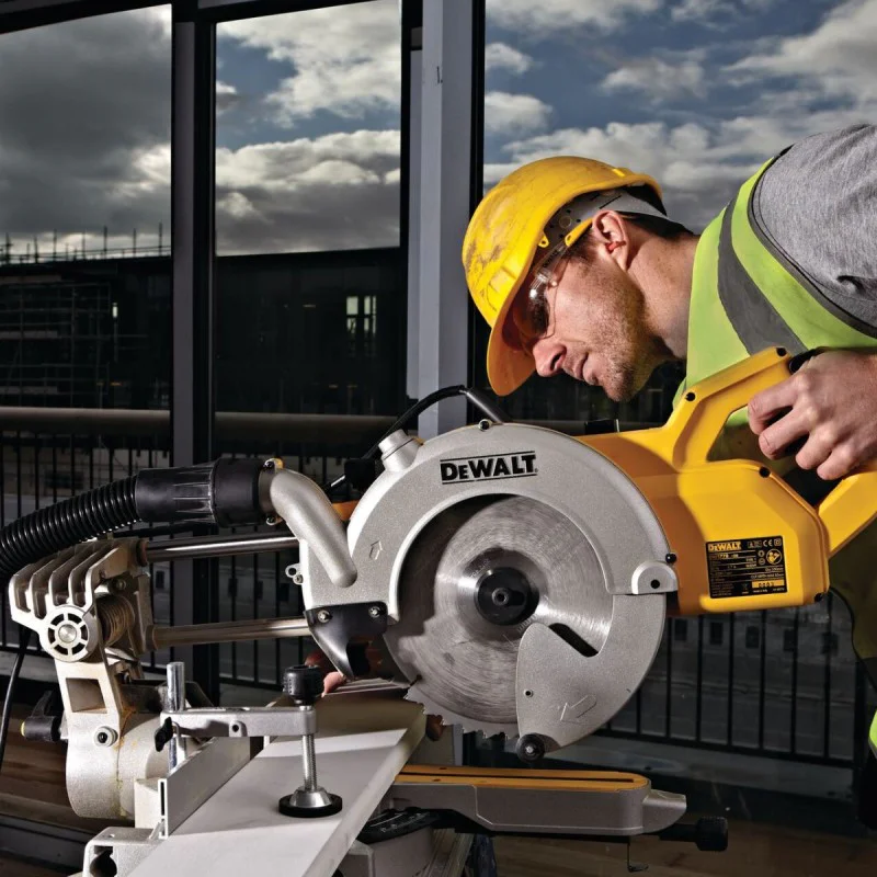 DeWALT DWS778, 1850W table circular saw with gerung