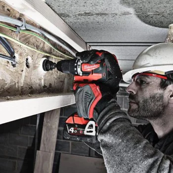 Ударен Безчетков Винтоверт Milwaukee M18 CBLPD-402C, 18 V, 60Nm