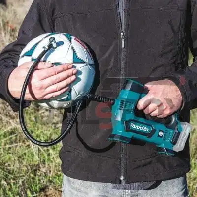 Makita MP100DZ cordless oil-free compressor, 8.3 bar, 12 V