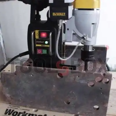 Magnetic drill DeWALT DWE1622K 1200 W, 3.8 kN