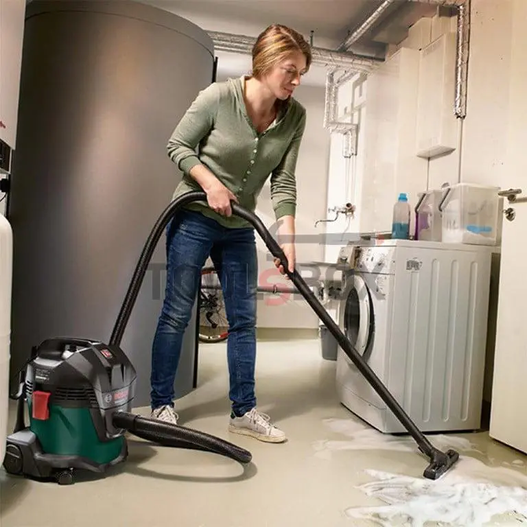 Vacuum cleaner Bosch UniversalVac 15, 1000 W, 3900 l/min, 15 l