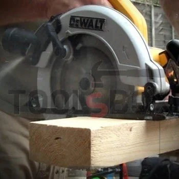 Ръчен циркуляр DeWALT DWE560 , 1350 W , ф 184 mm