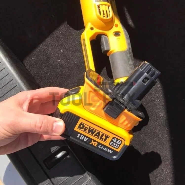 Adapter / Adapter Dewalt DCA1820 Li-Ion , 18V