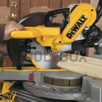 Трион кръгов с герунг Dewalt DW717XPS ( 1675 W , Ø 250 mm ) 1675W