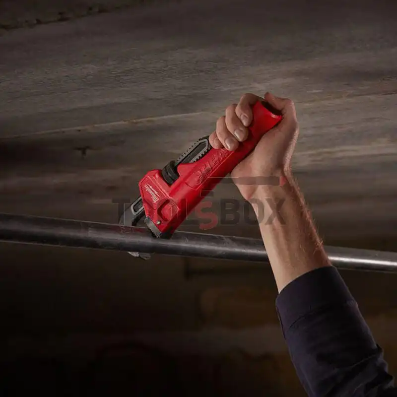 Milwaukee Adaptive Pipe Wrench 48227314