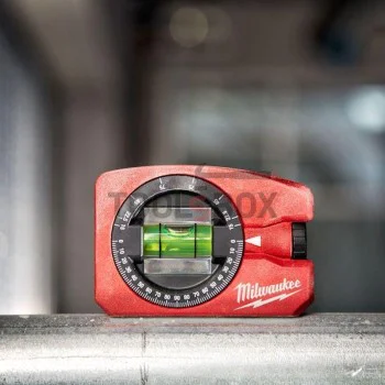 Магнитен ръчен нивелир Milwaukee 4932459597