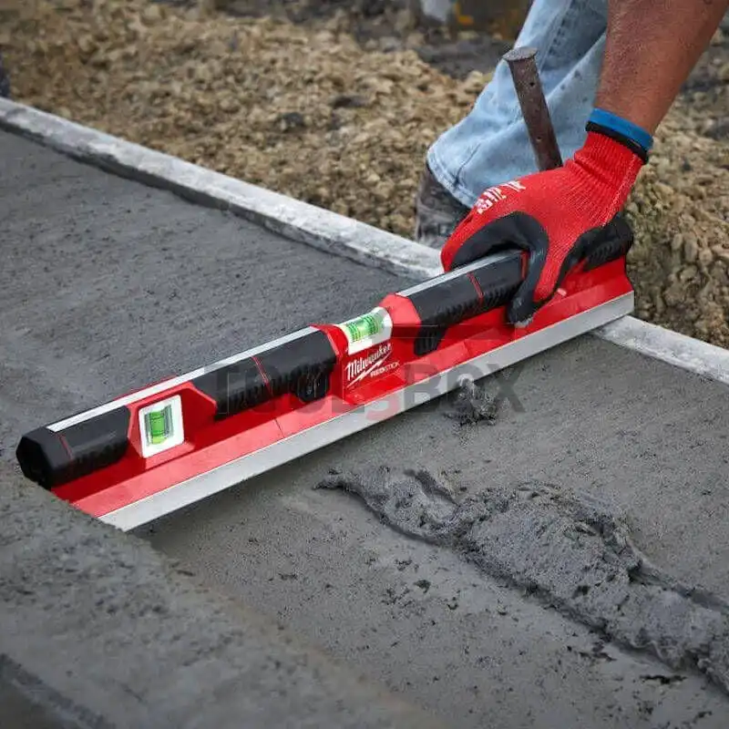 Milwaukee Hand Level 4932459893/ 60cm RedStick Concrete Level