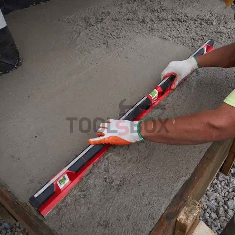 Milwaukee Hand Level 4932459894 / 120cm RedStick Concrete Level