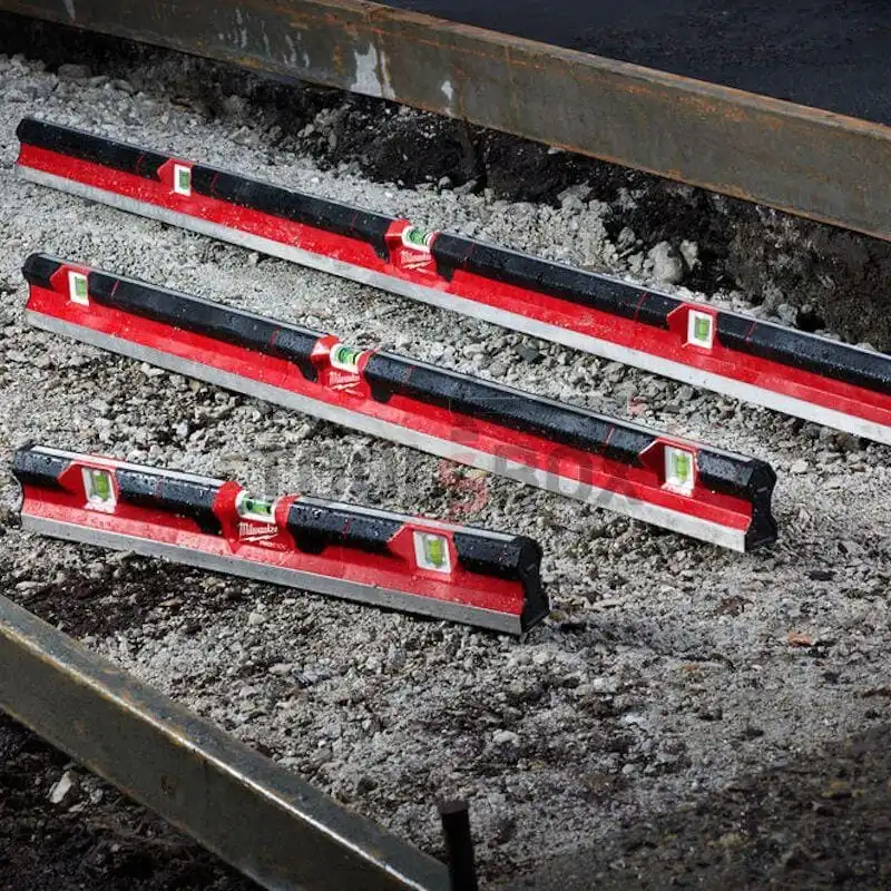 Milwaukee Hand Level 4932459895 / 180CM REDSTICK CONCRETE LEVEL
