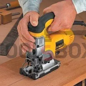 Прободен трион - зеге с регулатор DeWALT DW331K , 701W, 135мм
