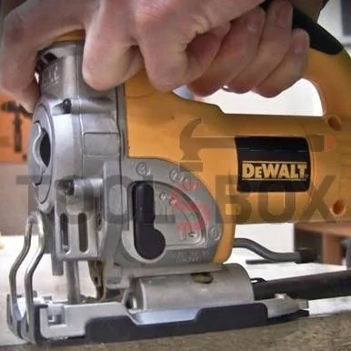 Jig saw with regulator DeWALT DW331K , 701W, 135mm
