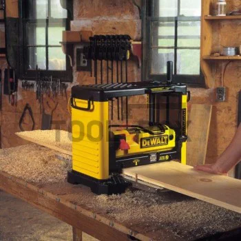 Щрайхмус настолен DeWALT DW733 , 1800 W