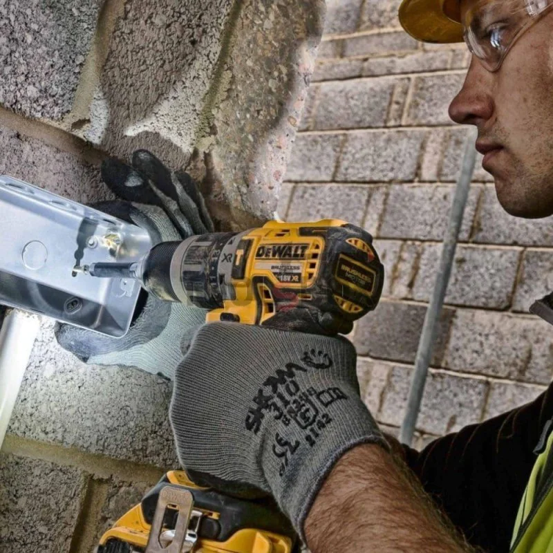 Cordless-Brushless Screwdriver DeWalt DCD796P2 , 18 V , kit