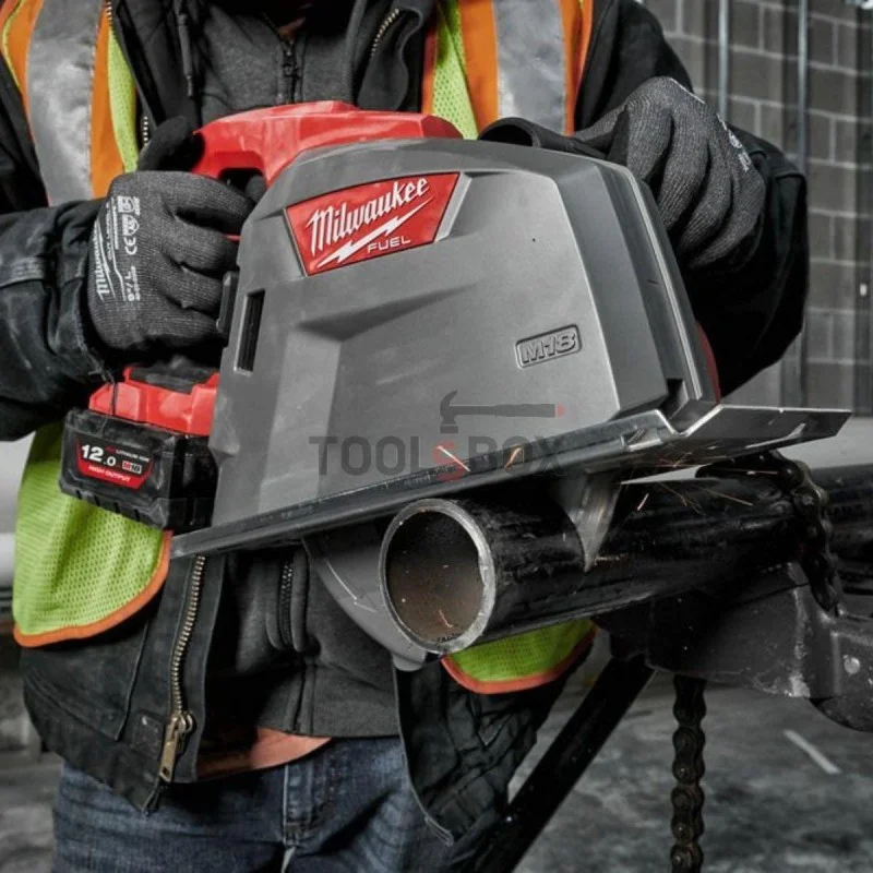 Milwaukee M18FMCS66-0C cordless circular saw for metal, 203 mm