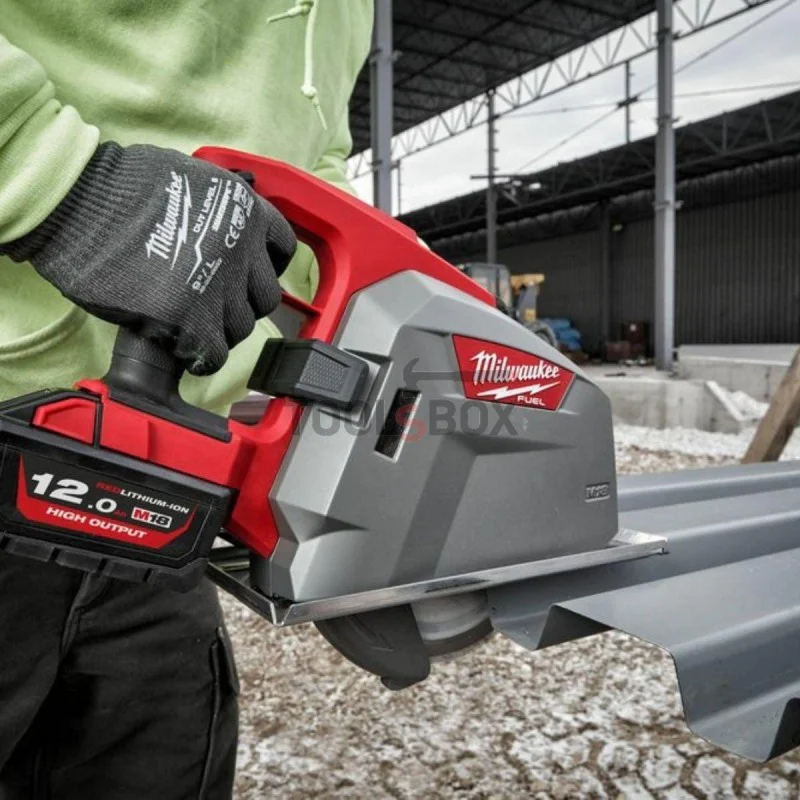 Milwaukee M18FMCS66-0C cordless circular saw for metal, 203 mm