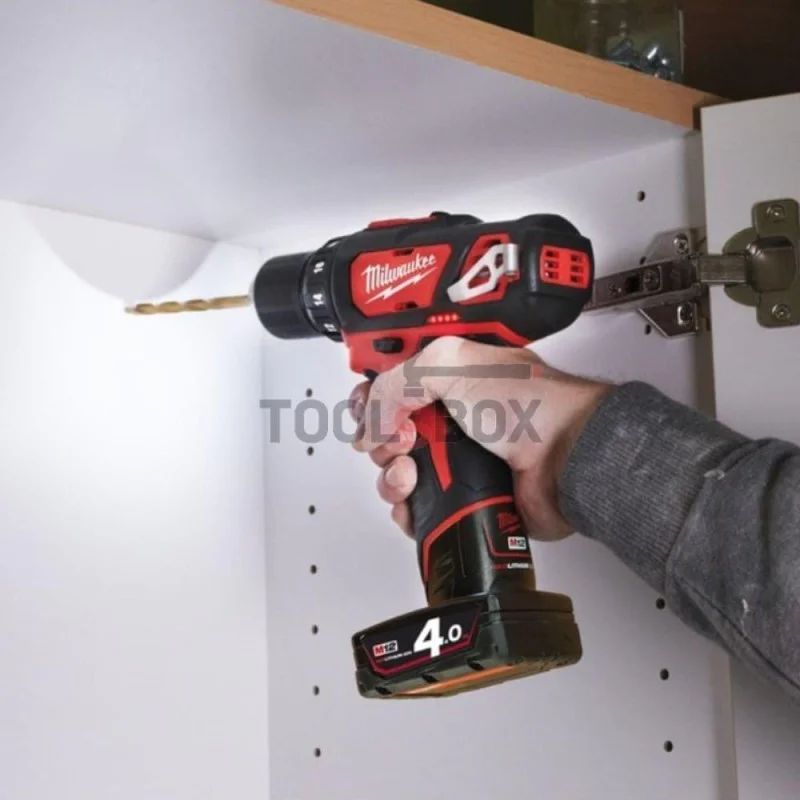 Cordless screwdriver Milwaukee M12 BDD-402C 12 V, 38 Nm
