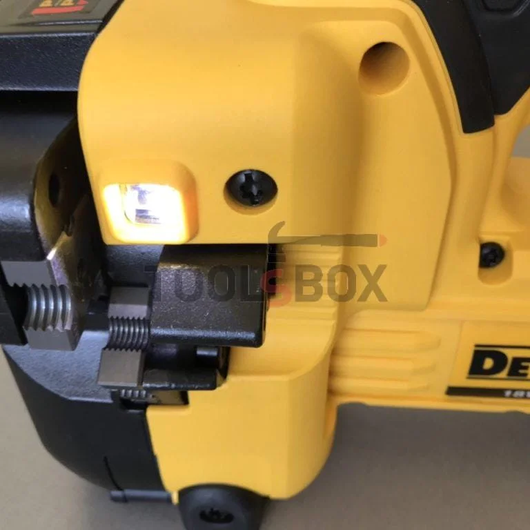 Cordless stud cutter DeWALT DCS350N 18V