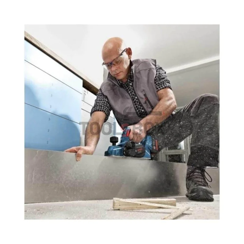 Cordless planer BOSCH GHO 18V-Li SOLO