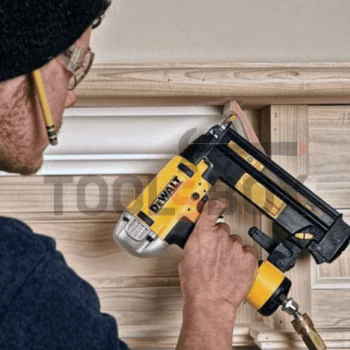 Пневматичен такер за скоби и гвоздеи Dewalt DPSB2IN1 / 15-40 мм