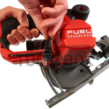 Акумулаторен безчетков ръчен циркуляр Milwaukee M12 CCS44-602X / 4933451512