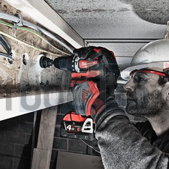 Milwaukee M18CBLPD-422C screwdriver / 4933472116