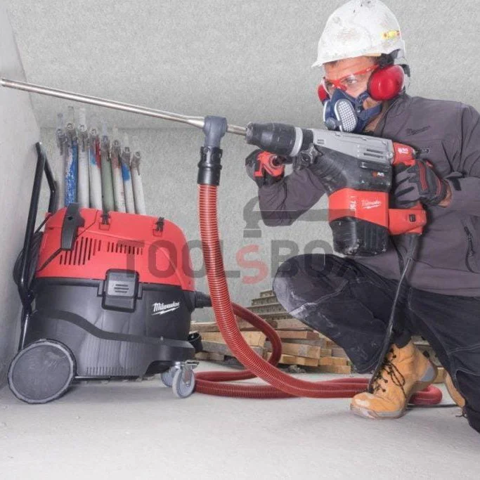 Vacuum cleaner for wet and dry cleaning Milwaukee AS 42 MAC / class M
