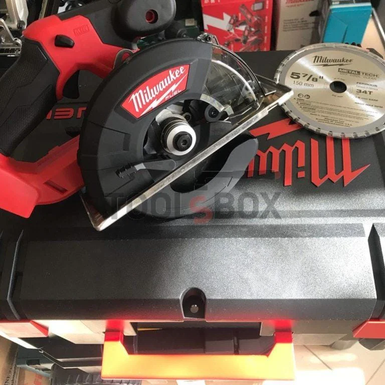 Milwaukee M18FMCS-0X brushless metal circular saw