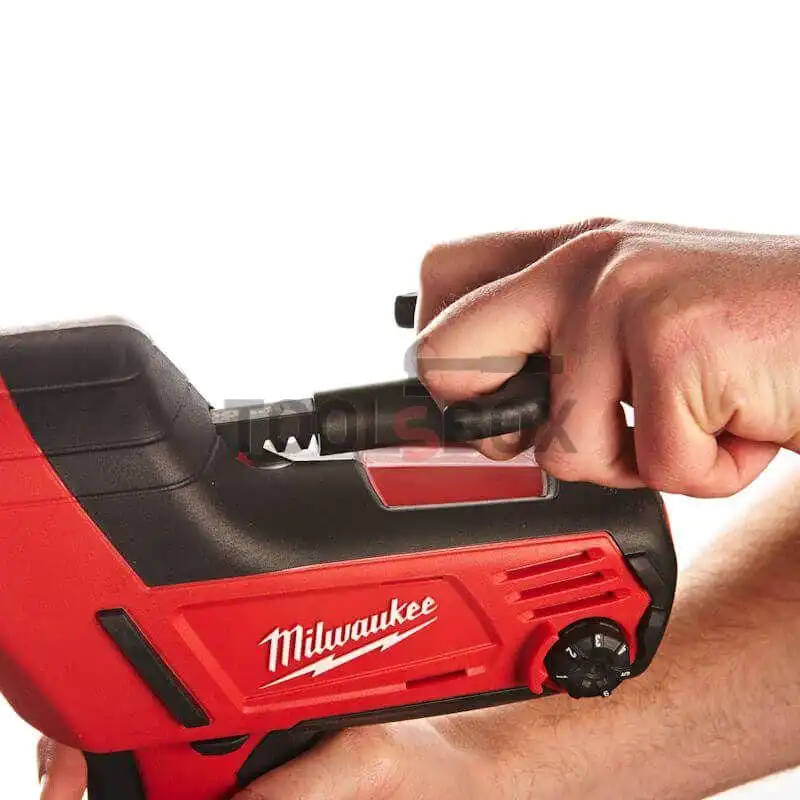 Milwaukee C18PCG/310C-201B cordless pistol