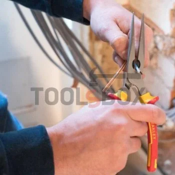Клещи телефонни островърхи прави STANLEY 210 мм, 1000V 0-84-007