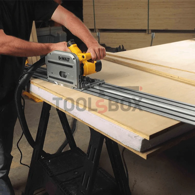Електрически ръчен циркуляр DeWALT DWS520KR, 165 мм, 1300 W, 1750-4000 об./мин