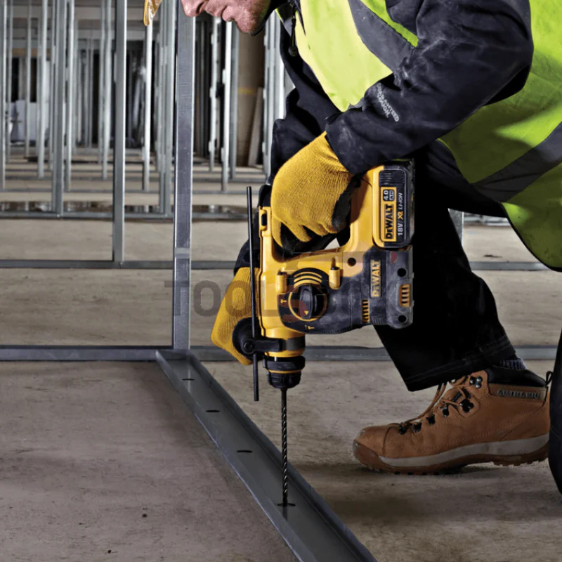 Комплект акумулаторни машини DeWALT DCK206M2T (DCD785+DCH253) 18 V
