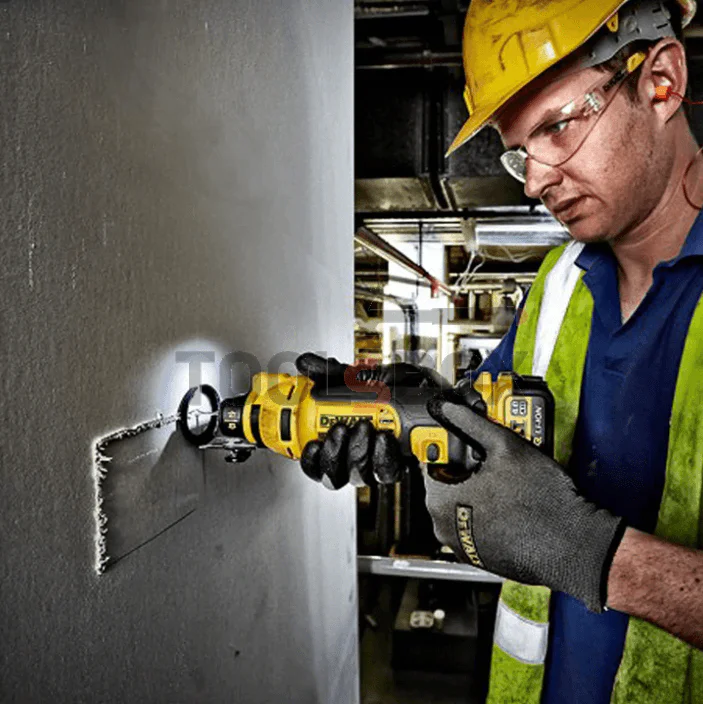 Акумулаторна челна фреза DeWALT DCS551NT , 18V