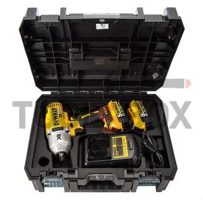 DeWALT DCF899P2 18V brushless cordless impact wrench set