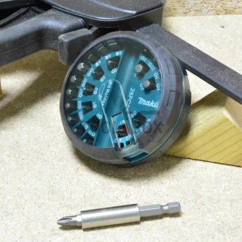 Комплект битове с магнитен държач Makita B-28911 28 части