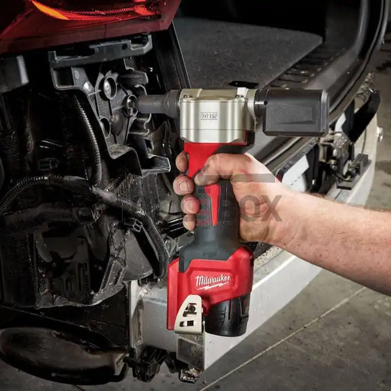Milwaukee M12BPRT-0 cordless riveter / 4933464404