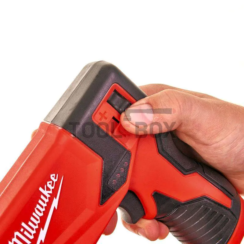 Milwaukee M12BST-202X Cordless Tacker / 4933459635