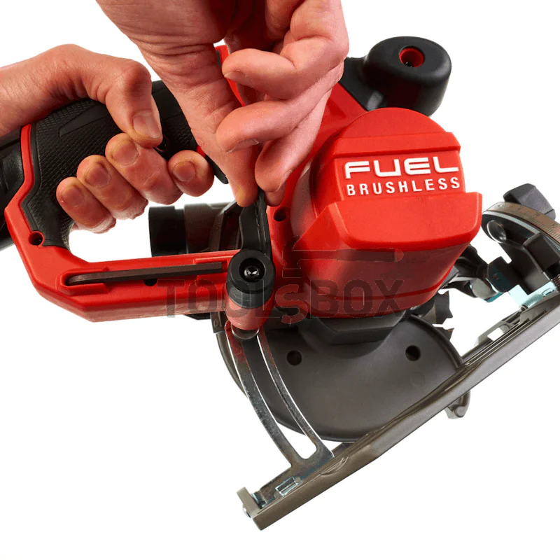 Milwaukee M12CCS44-0 / 140 mm cordless brushless handheld circular saw