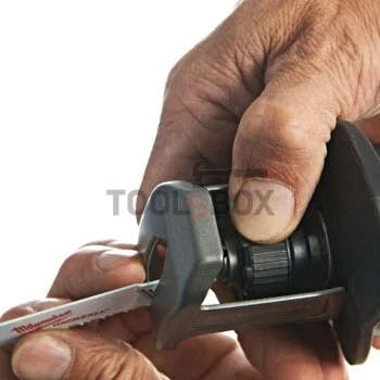 Акумулаторен безчетков саблен трион Milwaukee M12CHZ-0 / 4933446960