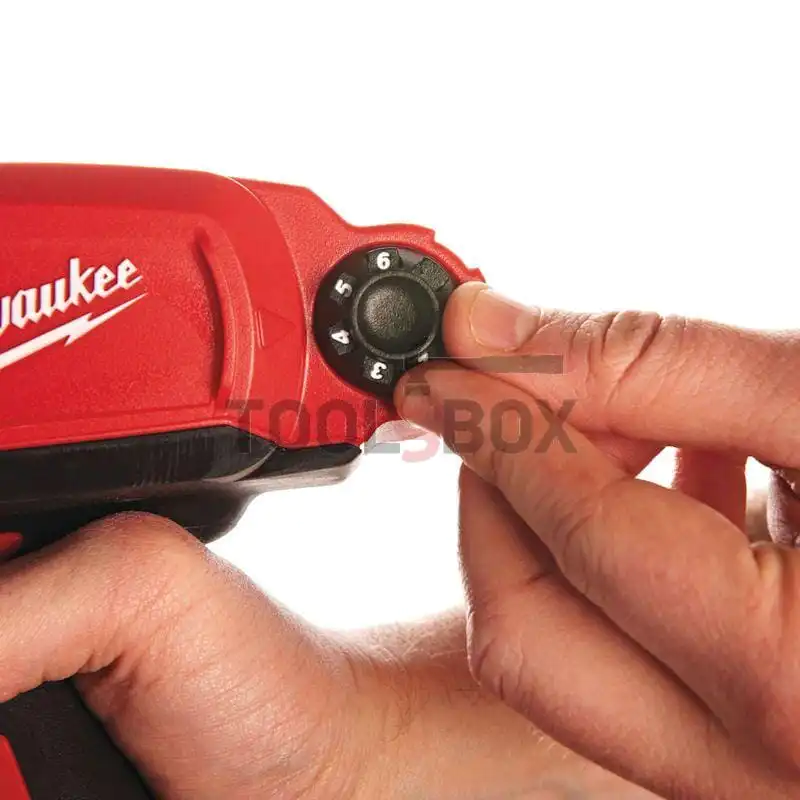 Milwaukee M12PCG/310C-201B cordless pistol
