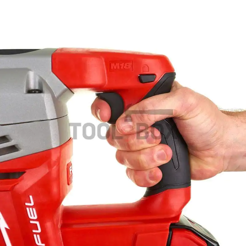 Cordless brushless drill Milwaukee M18CHM-902C / 6.1 J