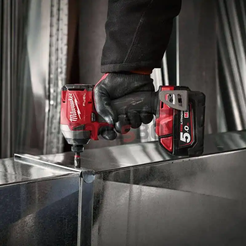 Milwaukee M18FID2-502X brushless 1/4 impact driver