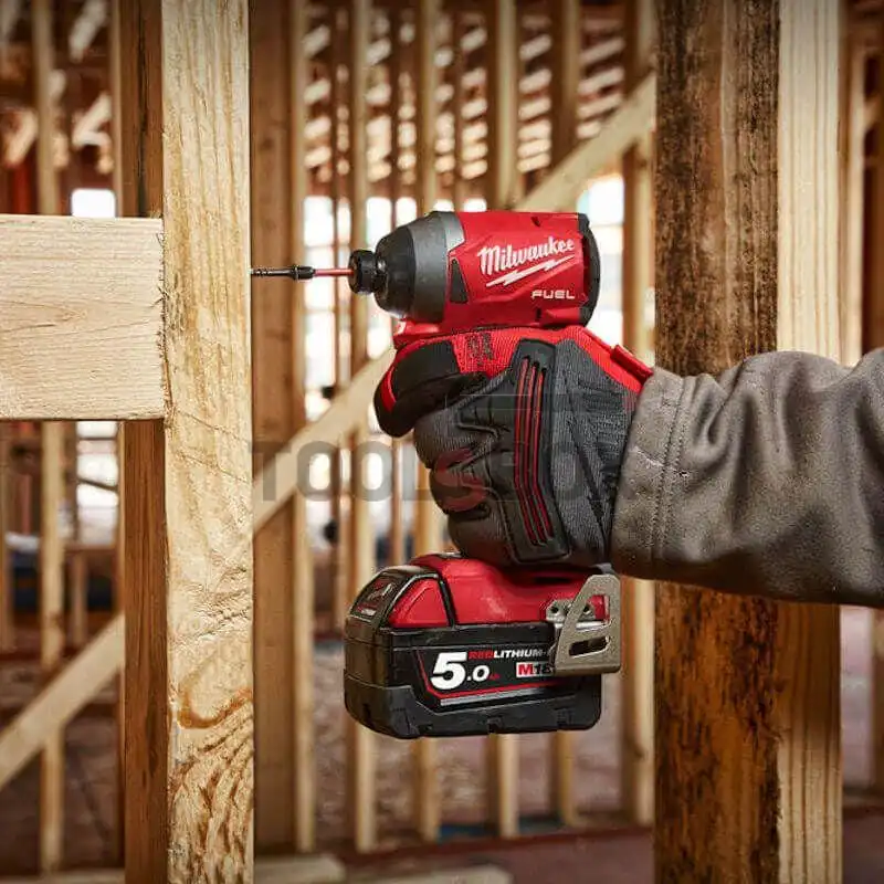 Milwaukee M18FID2-502X brushless 1/4 impact driver