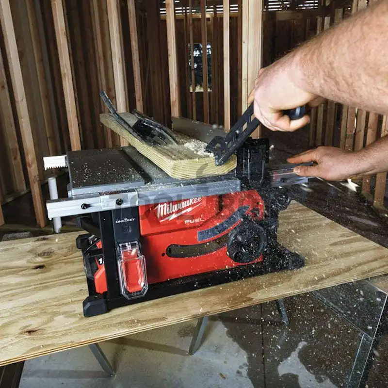 Cordless table saw Milwaukee M18FTS210-0
