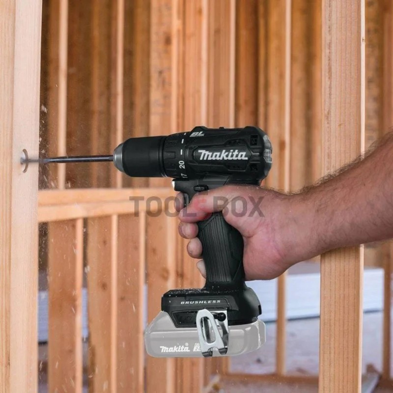 Комплект Makita DLX2221BT2 Винтоверти BL MOTOR Безчеткови 18V
