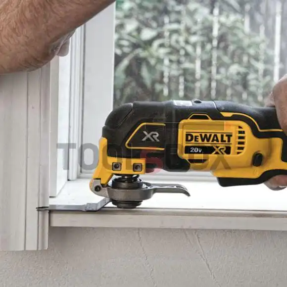 Акумулаторен осцилатор многофункционален DeWALT DCS356P2 / 18V /