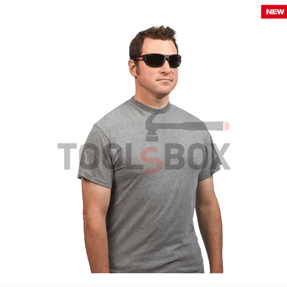 Milwaukee 4932471884 anti-sweat goggles with tinted lenses