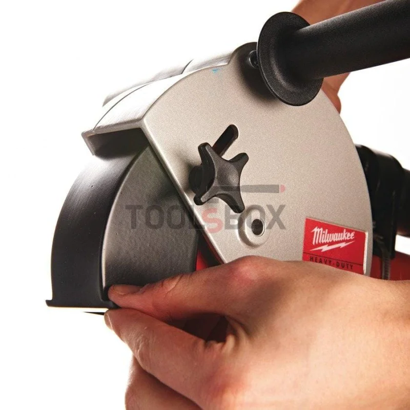 Milwaukee WCE30, 1500 W 125 MM (30 MM DOC) WALL CHASER / 4933383855
