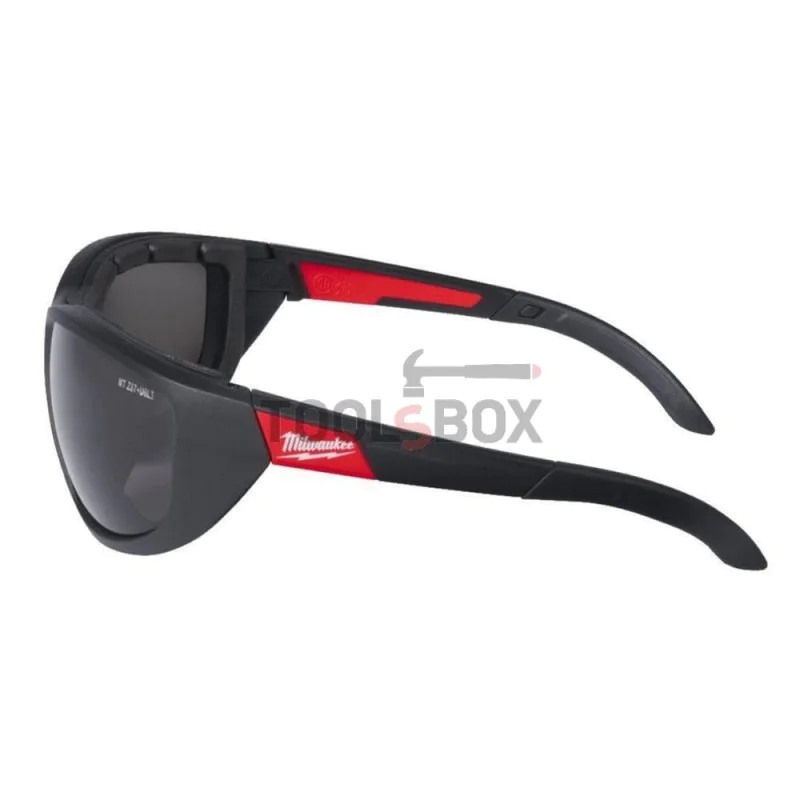 Milwaukee 4932471886 anti-sweat goggles with tinted lenses